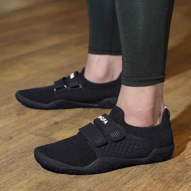 Breathable Sneakers Men Shoes Fashion Shoes For Men Climbing Hiking Gym Shoes Men Outdoor Beach Wading Tenis Barefoot Sneakers