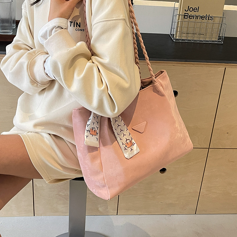 New designer backpack 2024 New Korean Edition Simple Texture Fashion Trend Silk Scarf Versatile Single Shoulder Tote Bag