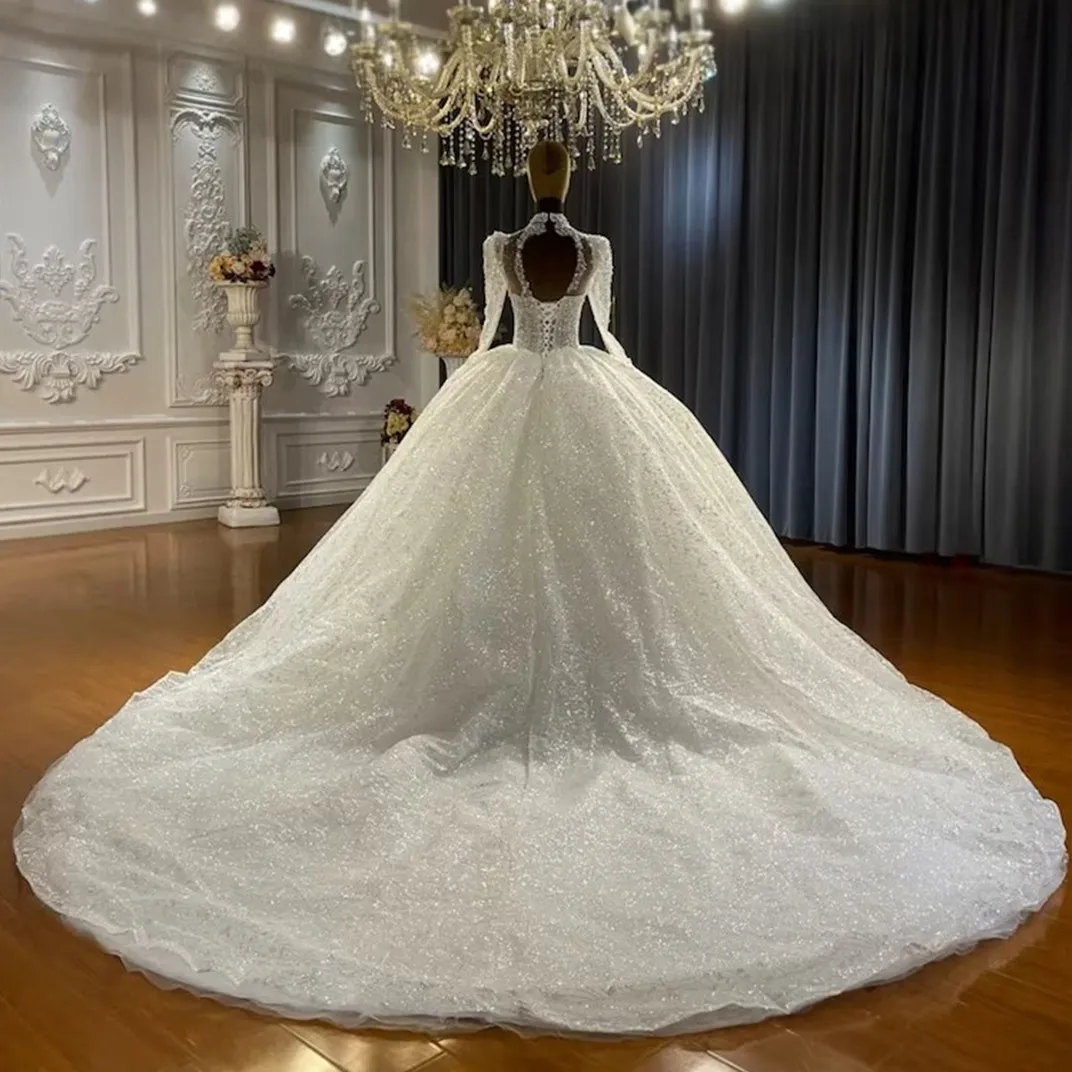 Classic Ball Wedding Dresses Long Sleeves Jewel Neck Bridal Gown Pearls Sequins Sweep Train Dress Custom Made vestidos de novia