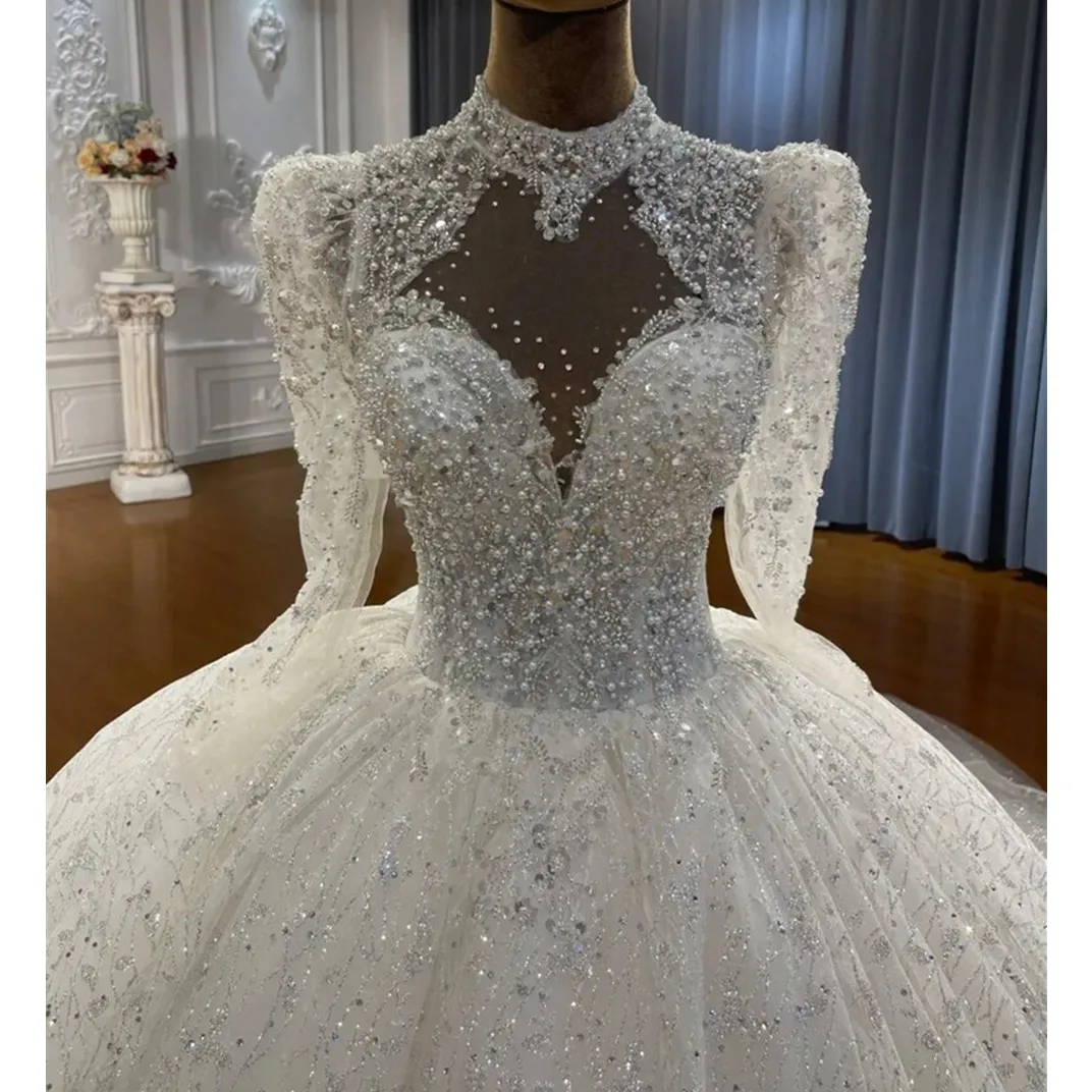 Classic Ball Wedding Dresses Long Sleeves Jewel Neck Bridal Gown Pearls Sequins Sweep Train Dress Custom Made vestidos de novia