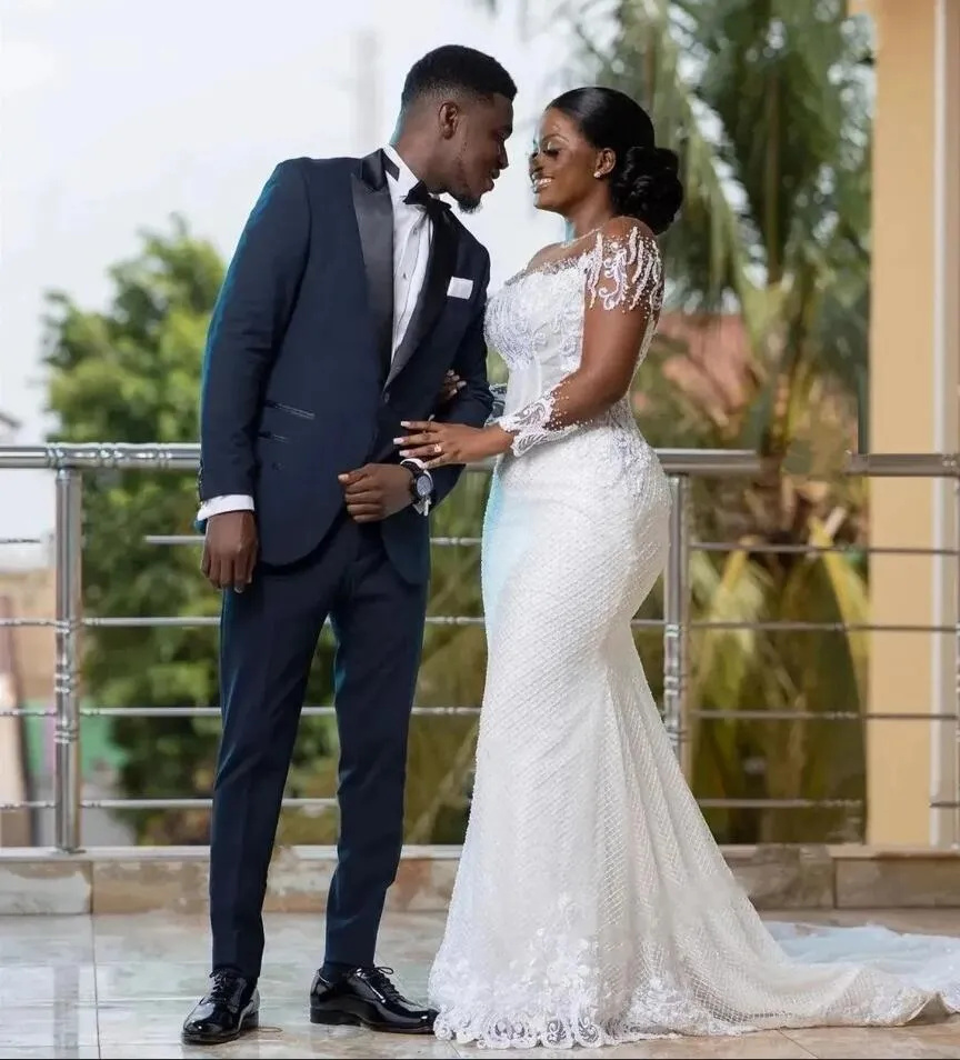 African White Lace Bateau Mermaid Wedding Dresses Elegant Sheer Long Sleeves Bridal Gowns Beaded Applique Court Train Second Reception Dress
