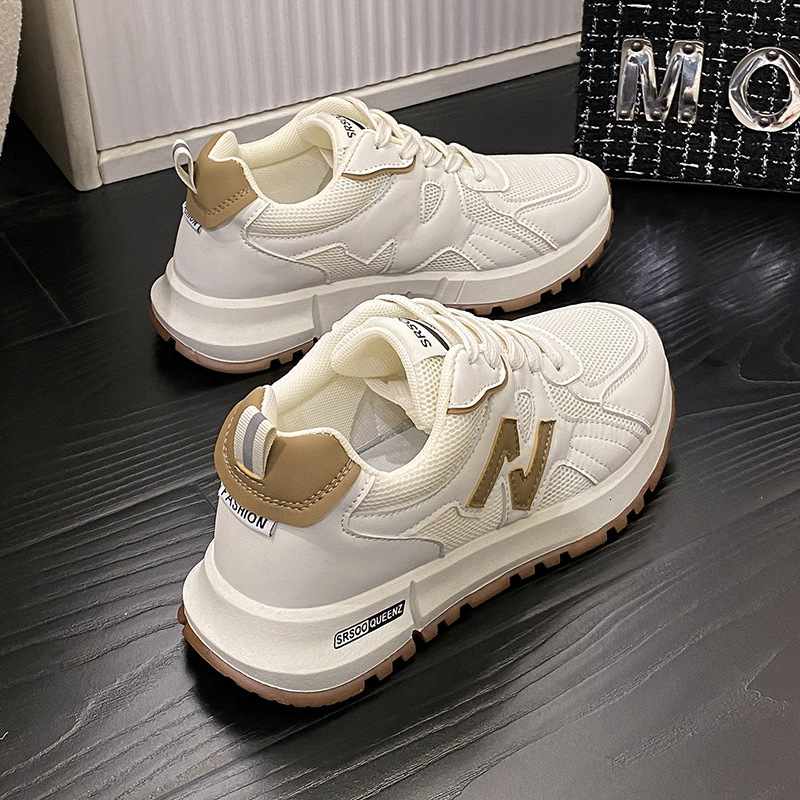 Super popular versatile casual sports in spring 2024, new anti slip soft sole lightweight running white shoes for women