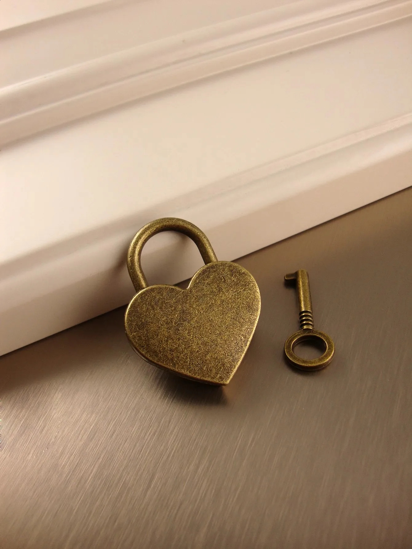 Heart shaped lock luggage buckle mini drawer bag door lock wardrobe escape room small padlock 240907