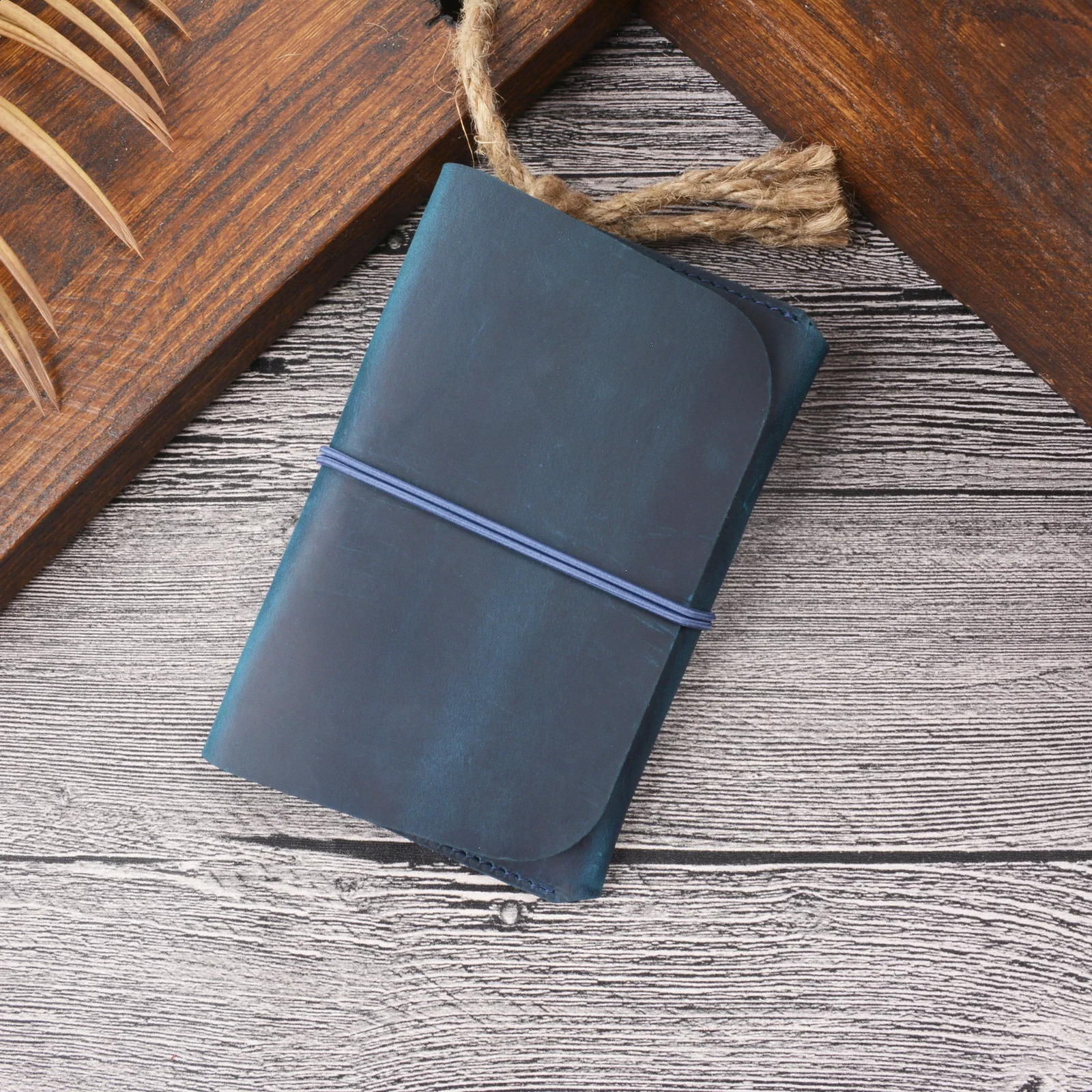 Moterm Passport Holder Cover with Credit ID Card Holder Crazy Horse Leather Vintage Customizable Business Card Wallet Wholesale 240912