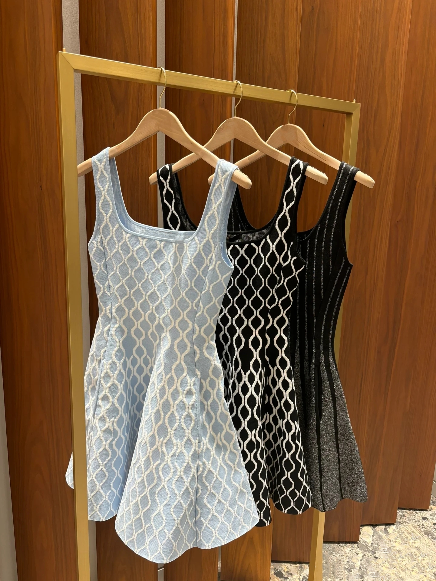 Women's Blue or Black Geometric Jacquard Sleeveless Dress Autumn New Sweet Ladies Slim High-Waisted A-Line Short Robe French 2024 early autumn Ne