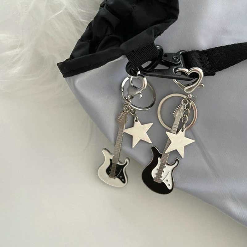 Rock Punk Y2k Guitar Love Heart Star Keychain Mens Cute Cool Fashion Pendant Keychain Retro Accessories Gift W240911