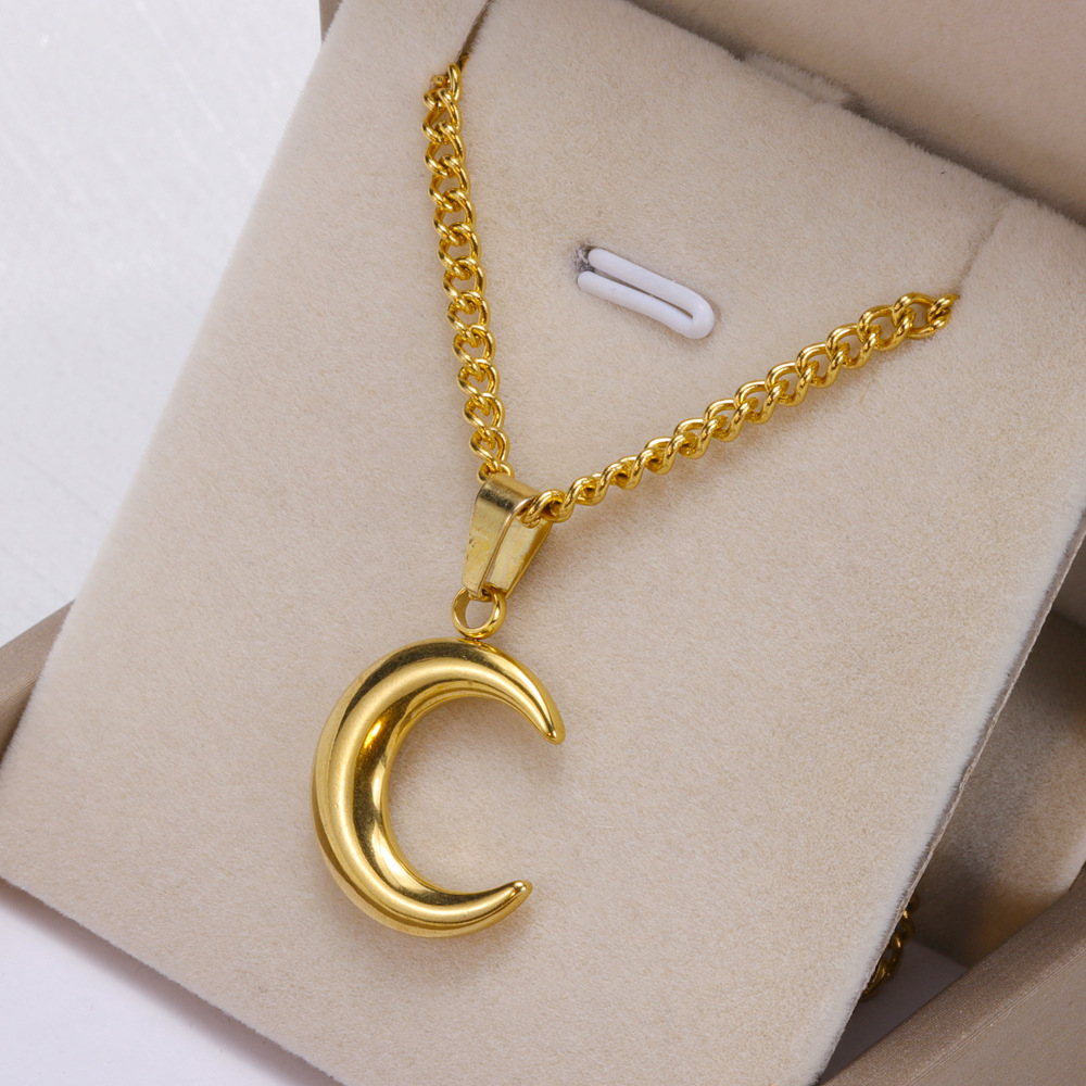 18k Gold Necklace Charm Designer Jewerlry Non Tarnish Stainless Steel Eye Queen Portrait Love Heart Moon Bible Cross Necklaces for Woman Man Gift Fine