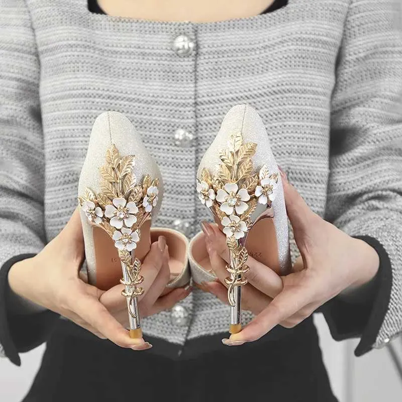 Dress Bridal Shoes Hollow Slip On Metal Heels Sexy Pump Bg Sandals Ladies Lace-Up Pointed Wedge Bride Slip-On Metalic CrossdrL464
