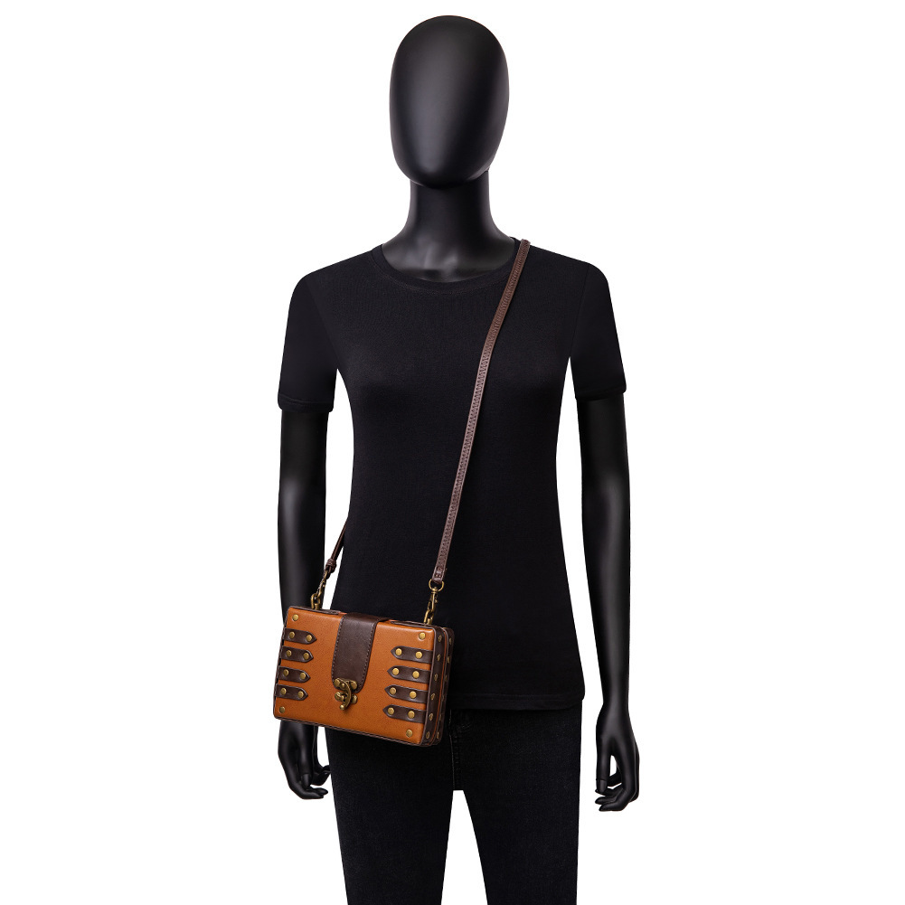 Bag women new women bag Europe and the United States punk industrial retro style small square bag women single shoulder diagonal bag