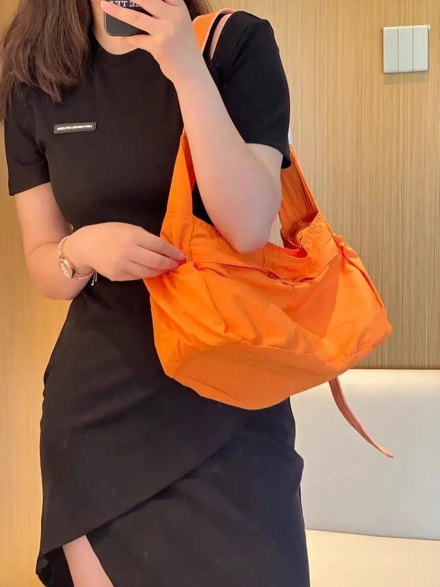 nylon bag ultra light splash proof fashionable summer shoulder handbag solid color and cross body unisex 240910