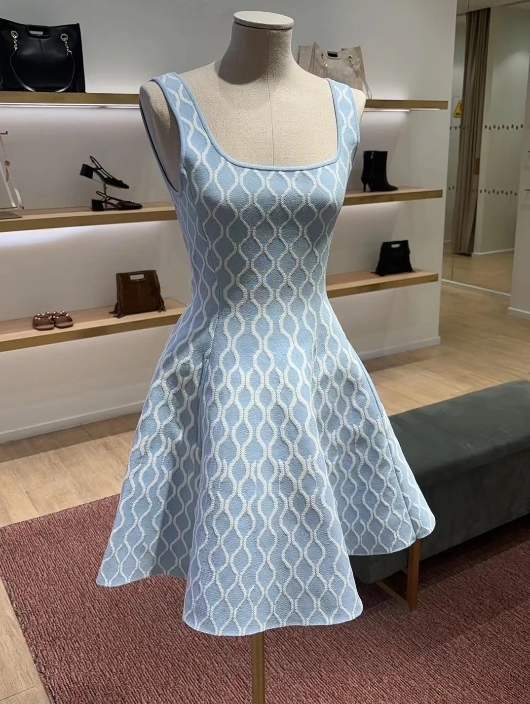 Women's Blue or Black Geometric Jacquard Sleeveless Dress Autumn New Sweet Ladies Slim High-Waisted A-Line Short Robe French 2024 early autumn Ne