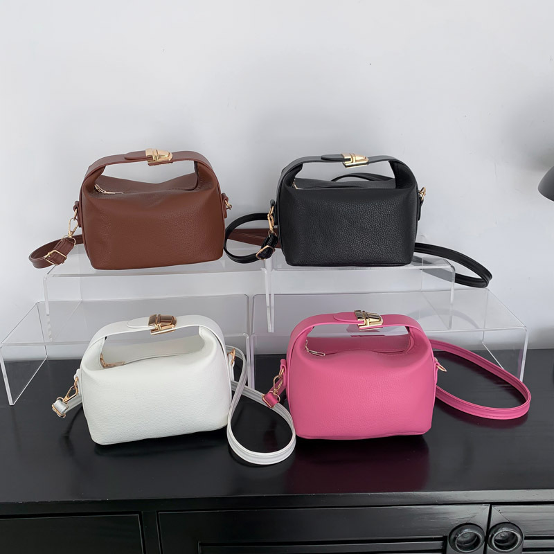 Small Niche Designer Women s Handbag Fashionable And Trendy Fully Matched With Texture Solid Color Single Shoulder Crossbody Bag Retro Mini Small Squa