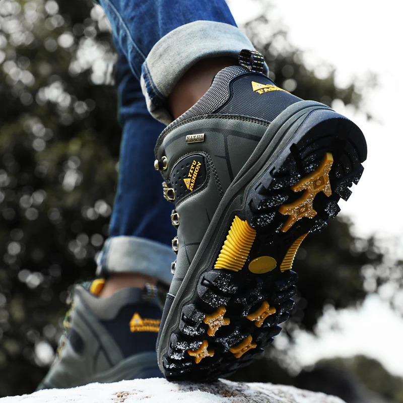 Men Winter Snow Boots Waterproof Leather Sneakers Super Warm Mens Boots Outdoor Male Hiking Boots Work Shoes Size 39-47 240904