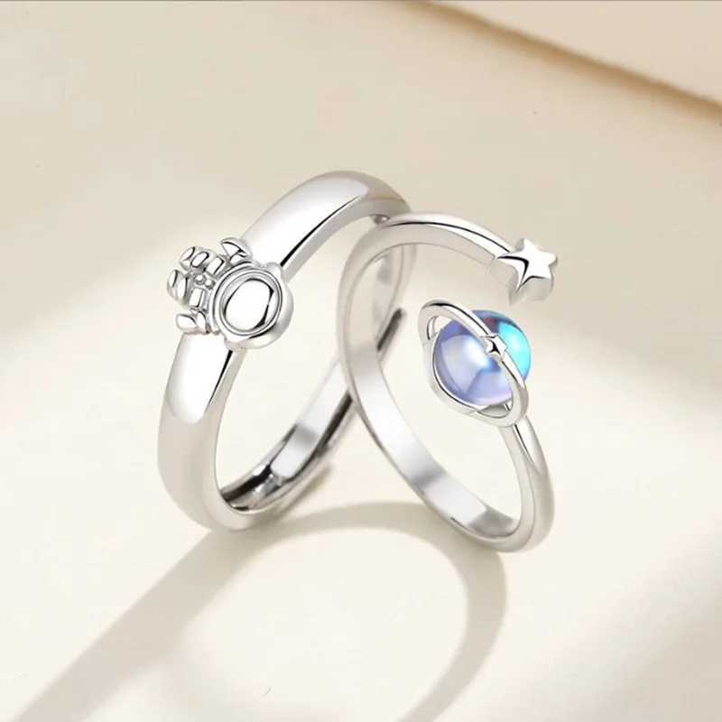 Two astronaut couples planet rings couple accessories astronaut moon rings star moon finger rings mens and womens jewelry W240912
