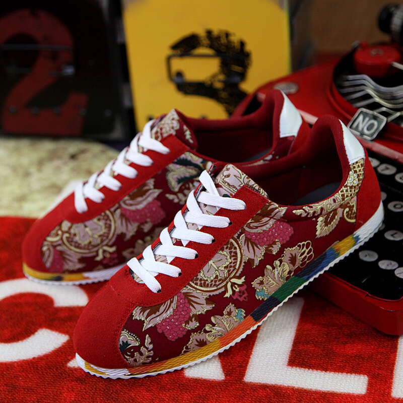 Fashion Graffiti Printed Suede Sneakers Red Running Men's Jogging Light Gym Trainers Men Flat Embroidery Shoes 241107