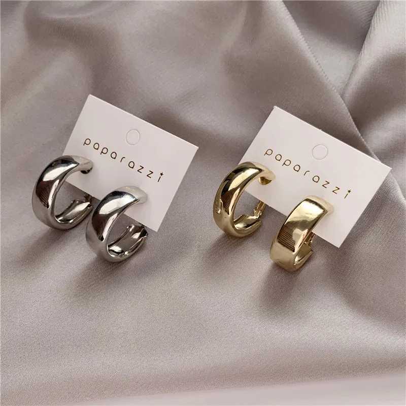 European and American Minimalist Large Round Earrings Metallic Trendy Temperament Simple C Shaped Clip on Earrings No PiercingX240913