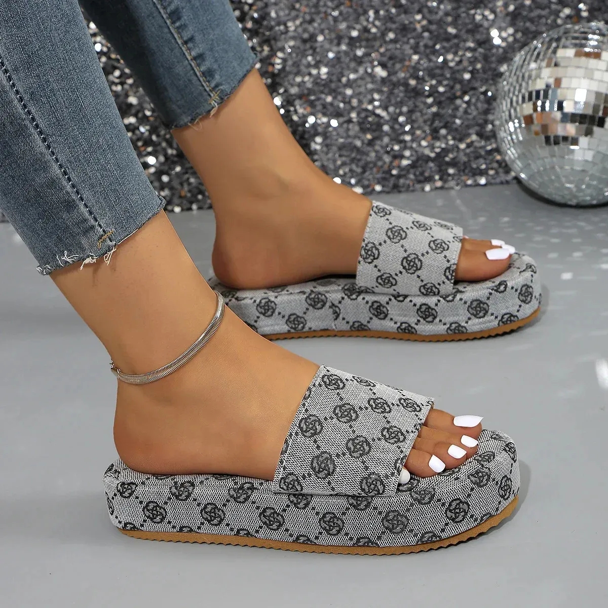 Womens fashion Slide 2024 Summer Slide Womens Shoes Designer Flat Shoes Outdoor Flower Sandals Womens Beach Shoes