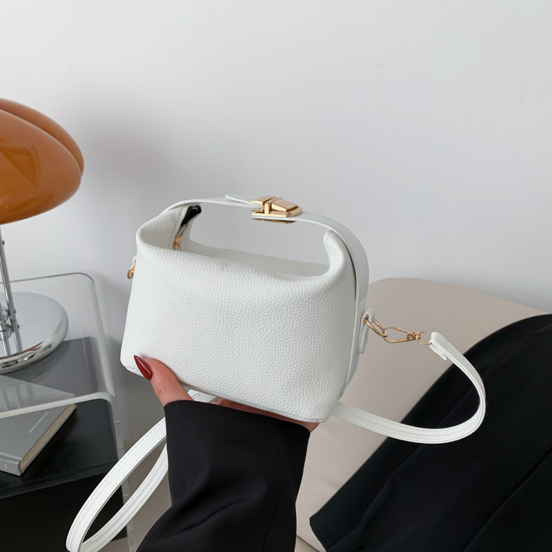 Small Niche Designer Women s Handbag Fashionable And Trendy Fully Matched With Texture Solid Color Single Shoulder Crossbody Bag Retro Mini Small Squa