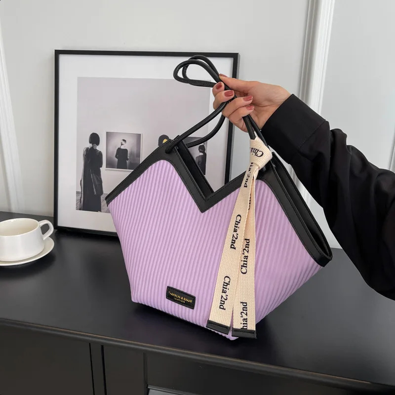 Brown Fashion Stripped Womens Shoulder Bags Korean Style Solid Color Bucket for Student Autumn Office Lady Handbags 240907