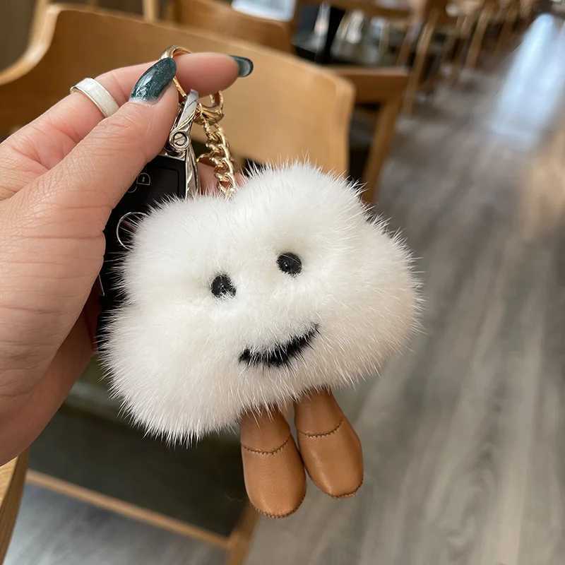 Luxury fluffy white cloud pendant keychain real mink fur cute keychain womens car keybag decoration plush doll toy W240911