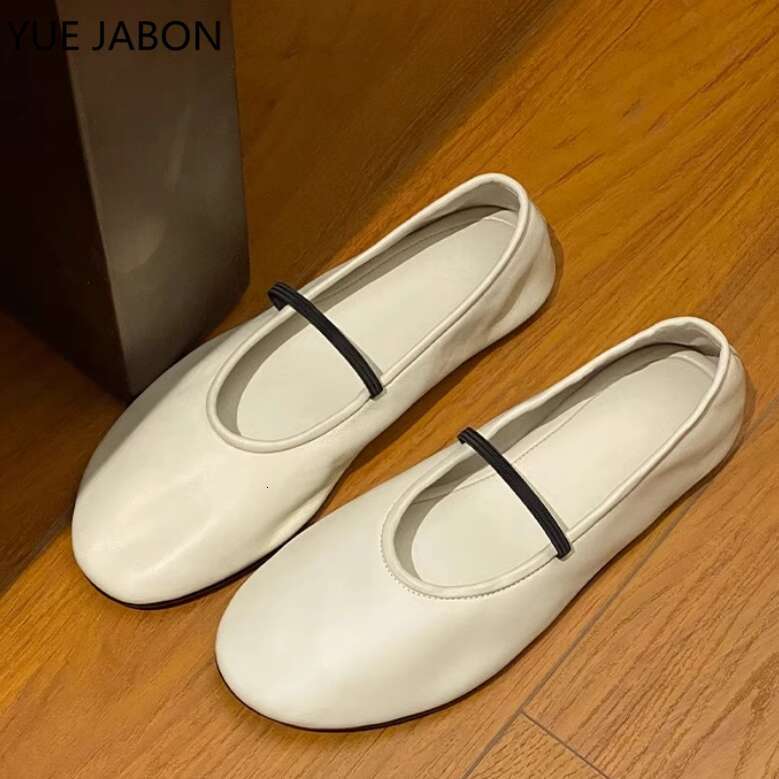 New Stylish Red Shallow Mouth Ballet Shoes Flat Black White Soft Leather Round Toe Slip On Simple Style Ballerina Cute Mules