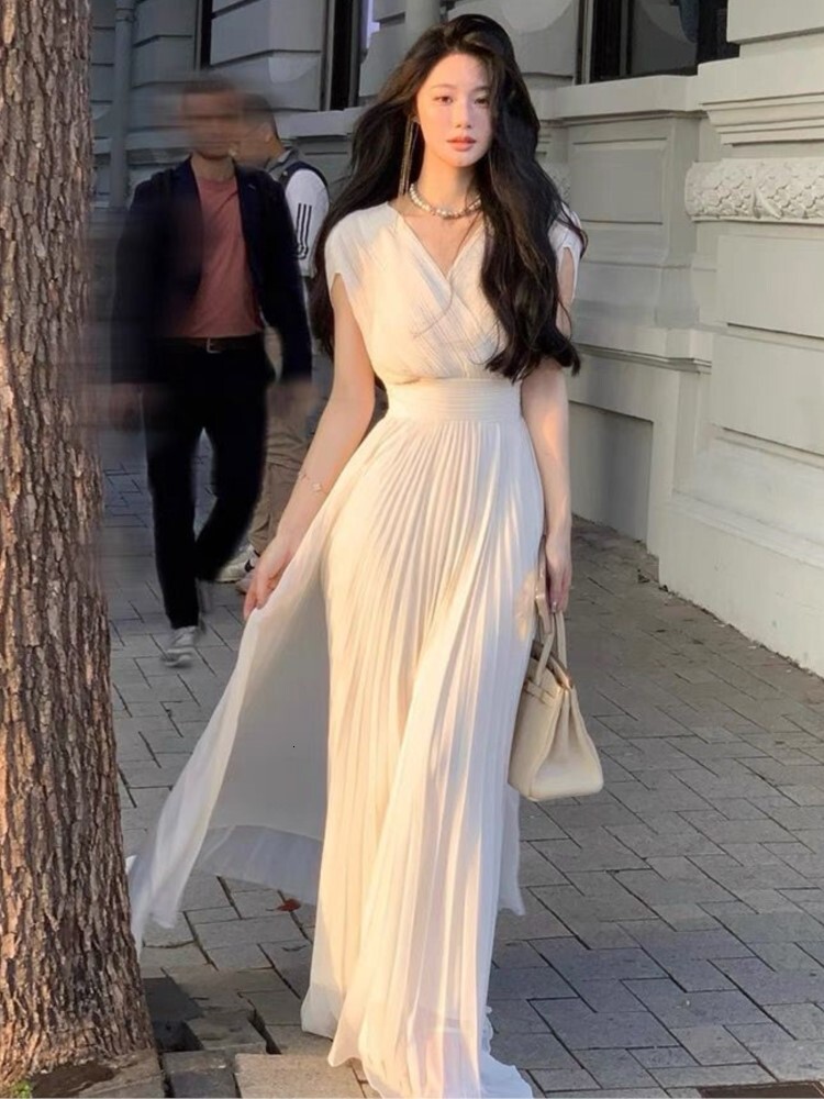 Womens Summer Pleated Long Dress - Elegant V-Neck High Waist Perfect for Weddings Parties