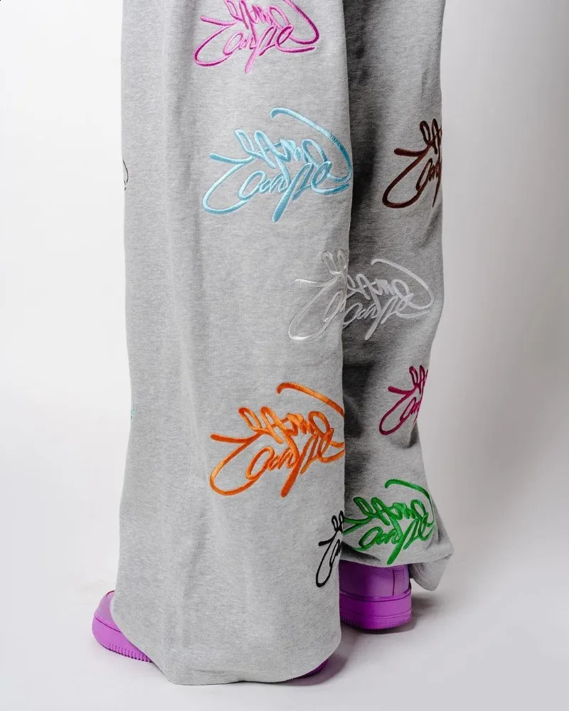 Loose Fashionable Wide-leg Pants Y2k Color Letter Print Oversized Trousers Men Harajuku Retro Street Nine-point Pants Women 240910