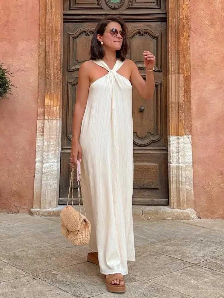 Elegant Pleated Loose Halter Long Dress For Women Chic Backless Sleeveless Off Shoulder Robes 2024 Fashion Lady Vacation VestidoX240912
