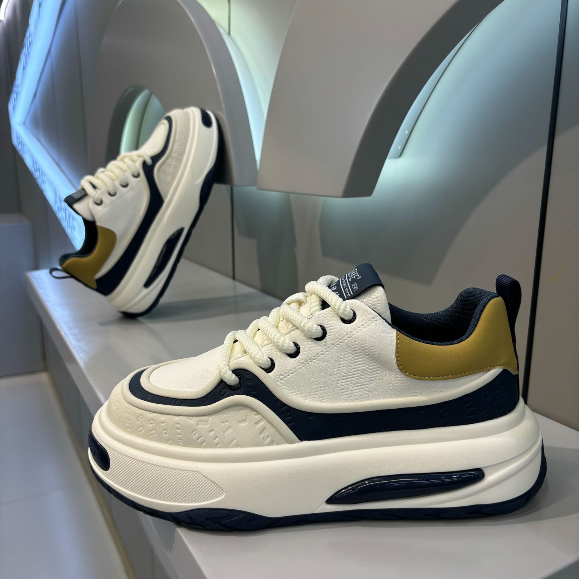 Ddmybear Trendy Men's Color Blocked Dad 2024 Fashionable Printed Versatile Height Increasing Lightweight Campus Trendy Casual Shoes Chinese Brand