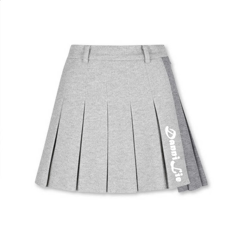 Golf Shorts Golf Skirt Women's 22 Autumn and Winter Thickened Short Skirt Fashion Versatile Pleated Half Skirt 230324