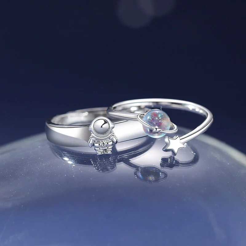 Two astronaut couples planet rings couple accessories astronaut moon rings star moon finger rings mens and womens jewelry W240912