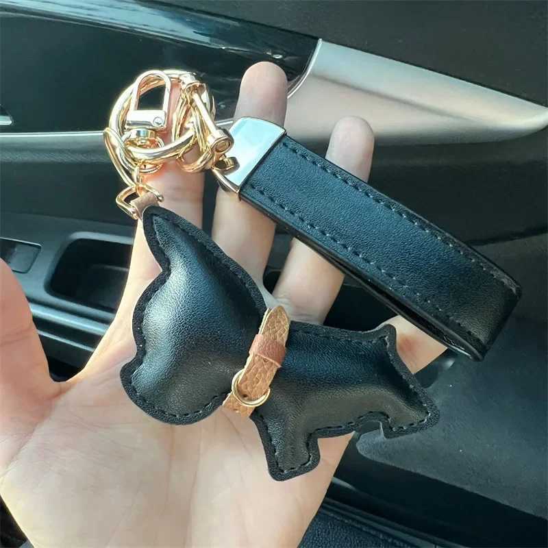 Car keychain leather French bulldog puppy car keychain creative gift bag pendant decoration cute W24091127