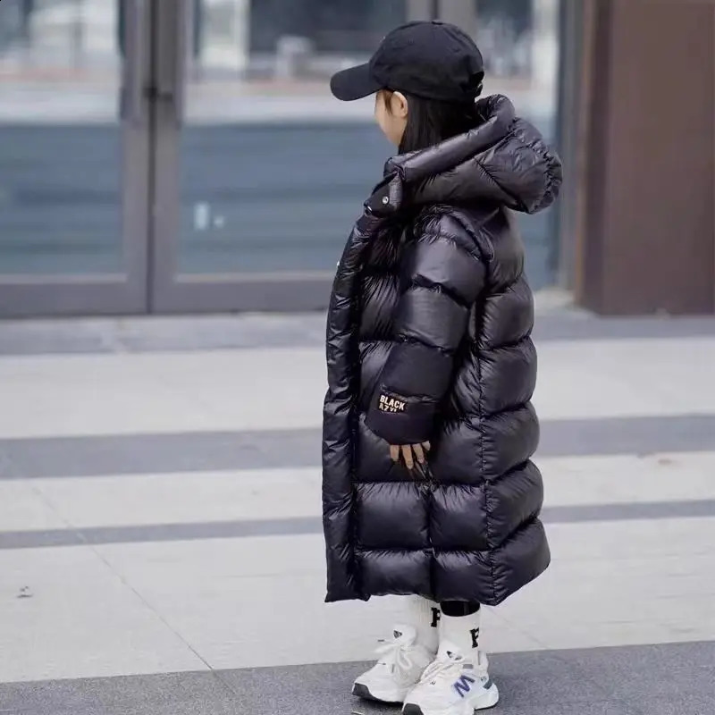 Kids Girls Winter Down Jacket 2023 Mid To Large Childrens Clothing No Wash Shiny Surface Super Long And Thick Coat Trendy 240905