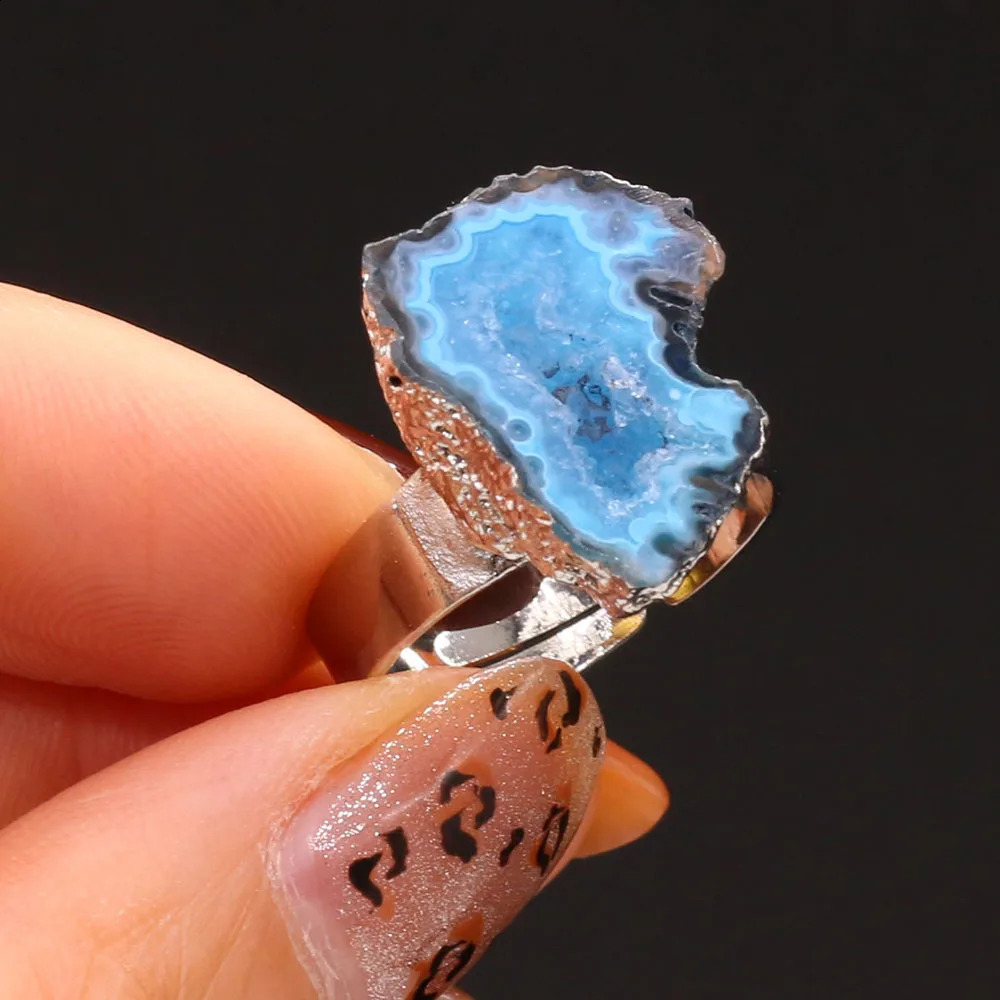 Natural Stone Ring Zinc Alloy Agate Crystal Cluster with Adjustable Size for Ladies Fashion Jewelry Gifts 240906