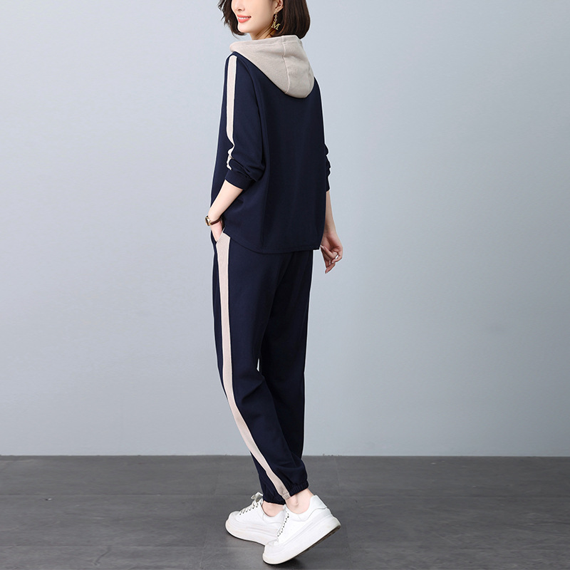 Ladies' stylish hoodie, utumn outfit, paired with a whole casual two-piece set