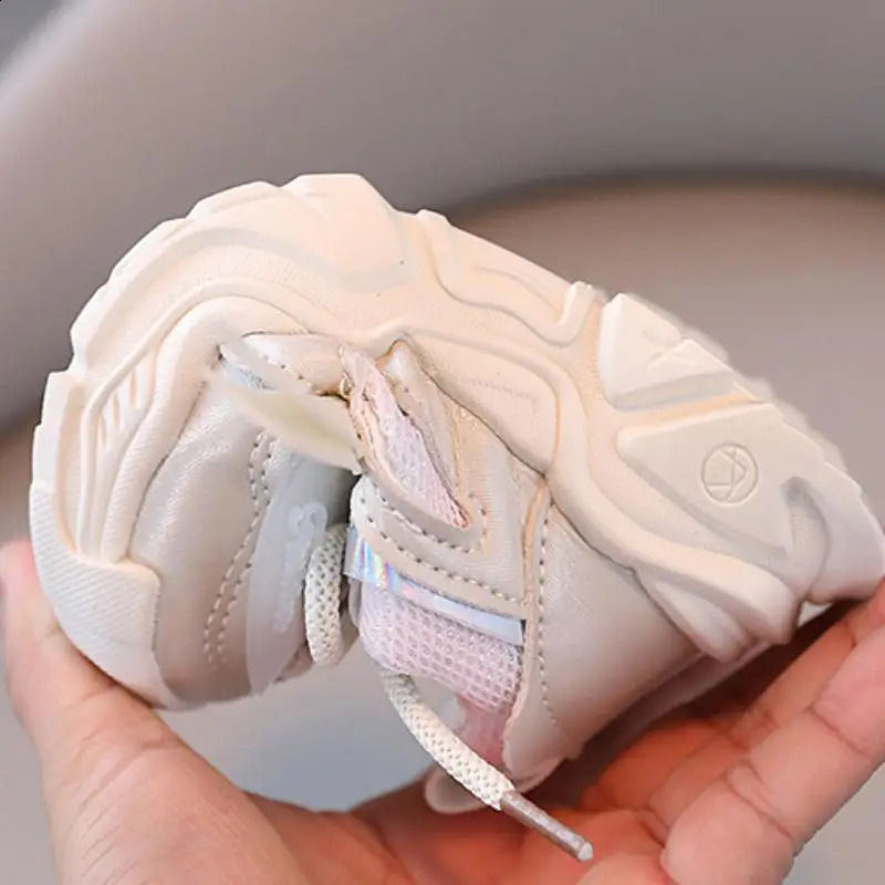 Fashionable girls for spring and summer 2024 breathable mesh casual lightweight soft soled sports childrens shoes C260130