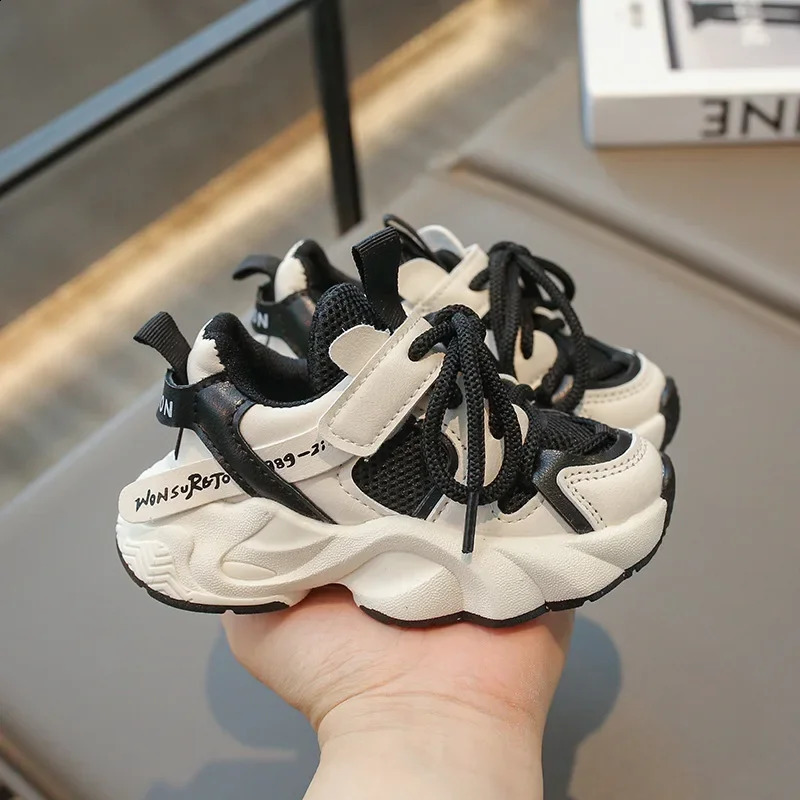 New 2024 summer baby sports shoes suitable for boys and girls mesh breathable casual shoes childrens non slip first step shoes and toddlers 240912