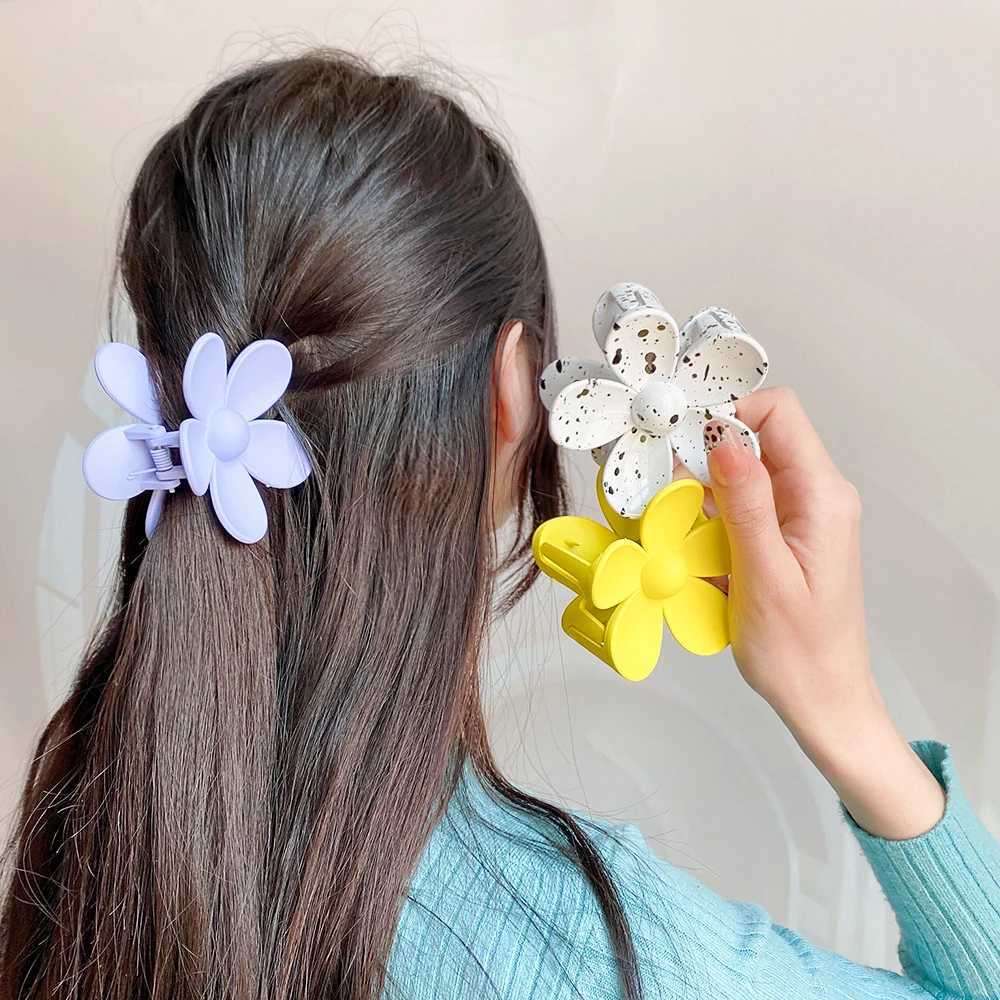 2024 Korea Flower Shape Hair Claw Clip for Women Girls Barrette Crab Hair Clips Ponytail Hairpins Bath Barrette Hair AccessoriesX240912