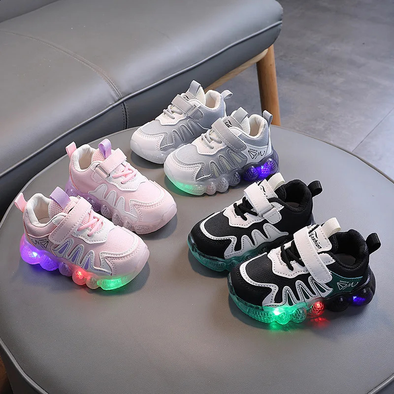 2024 new LED childrens luminous shoes baby luminous sports shoes boys and girls luminous running shoes childrens flat breathable mesh sports shoes 240