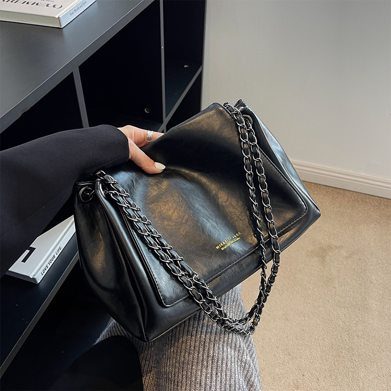 designer backpack Women's 2024 New Trendy Daily Versatile Texture Large Capacity Chain Shoulder Tote Bag