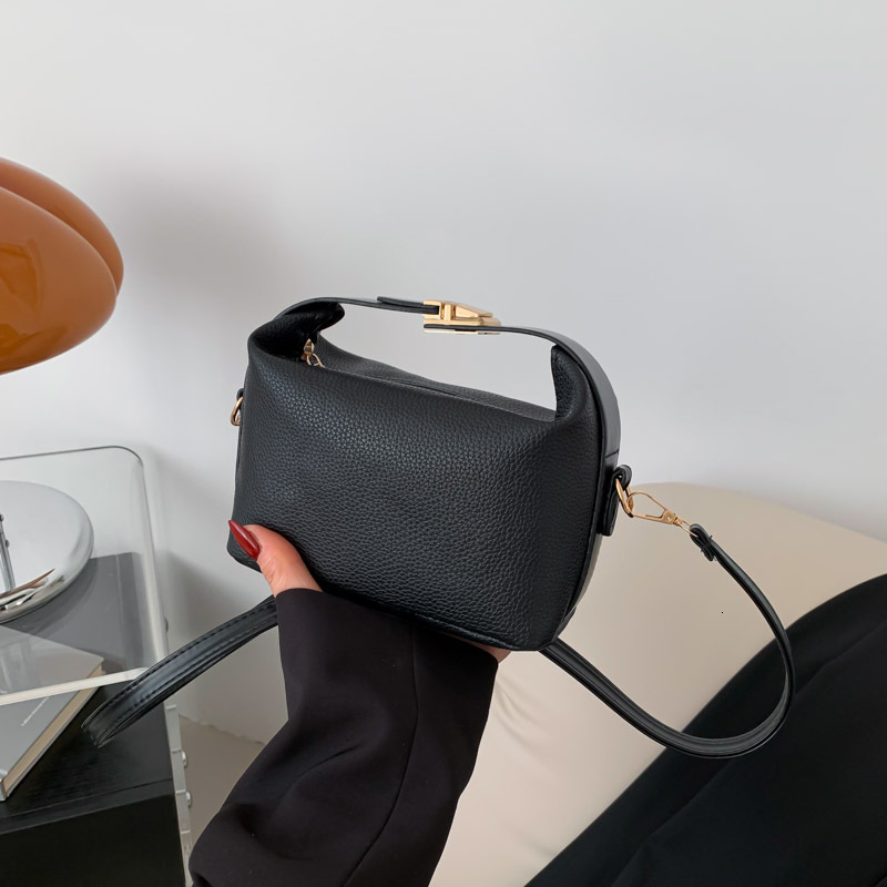 Small Niche Designer Women s Handbag Fashionable And Trendy Fully Matched With Texture Solid Color Single Shoulder Crossbody Bag Retro Mini Small Squa