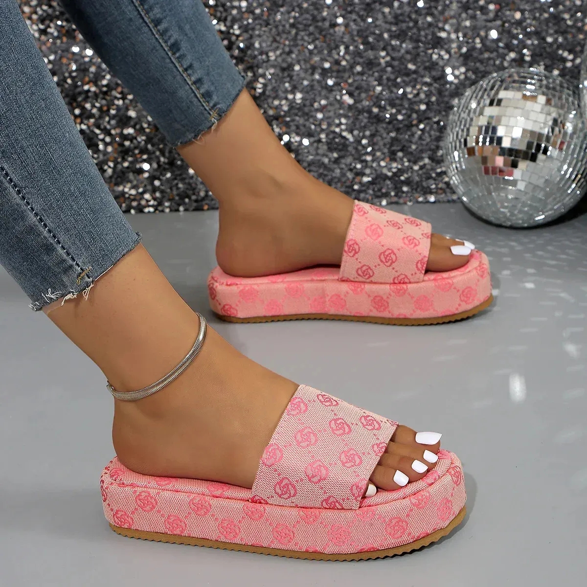 Womens fashion Slide 2024 Summer Slide Womens Shoes Designer Flat Shoes Outdoor Flower Sandals Womens Beach Shoes