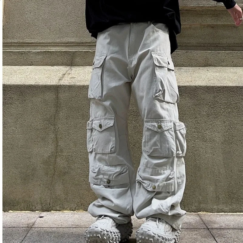 Retro American style multi pocket cargo pants mens fashion brand street straight leg loose fitting floor wide leg mens 240911