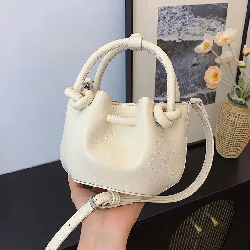 Handbag Bucket Bag Lady Korean Version Fashion Pu Casual Tote Women Shoulder Package Small Simple Boston Casual Crossbody Bag 240907