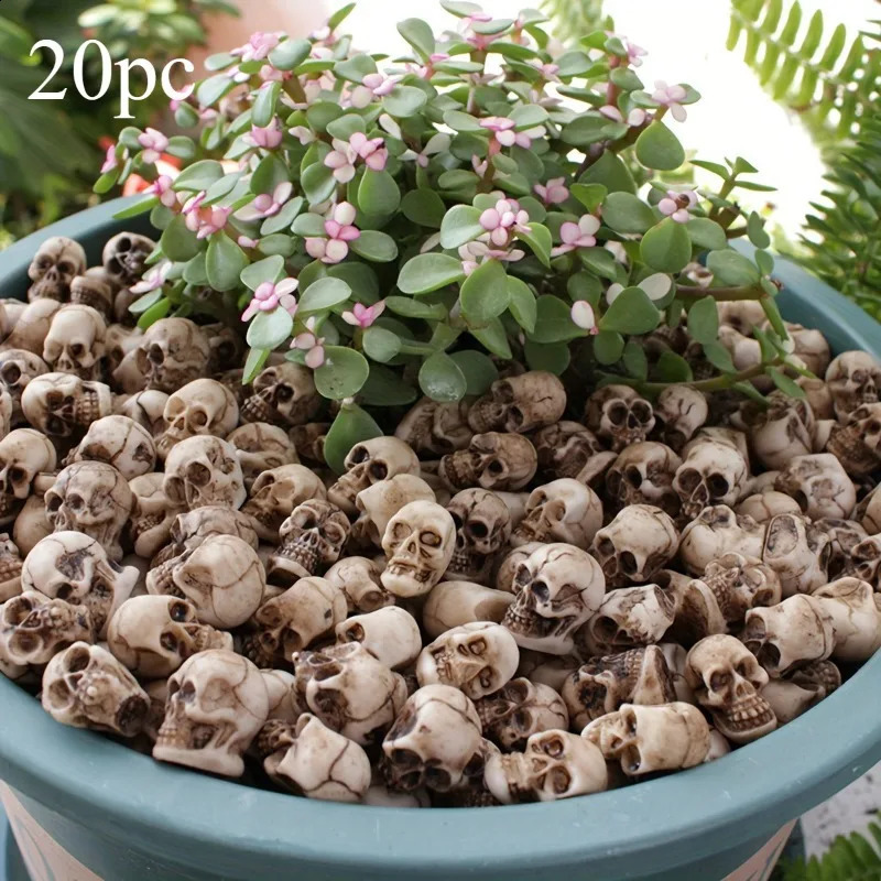 20pcs Mini Skulls Halloween Garden Decoration Bonsai Courtyard Ornam Small Skeleton Head Flowerpot Decor Realistic Skull Crafts 240904