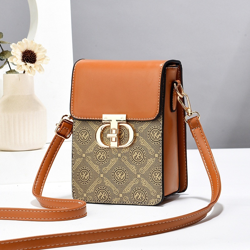 Small square fashionable and versatile, one shoulder crossbody trendy mini phone women's summer new bag, Korean version, minimalist