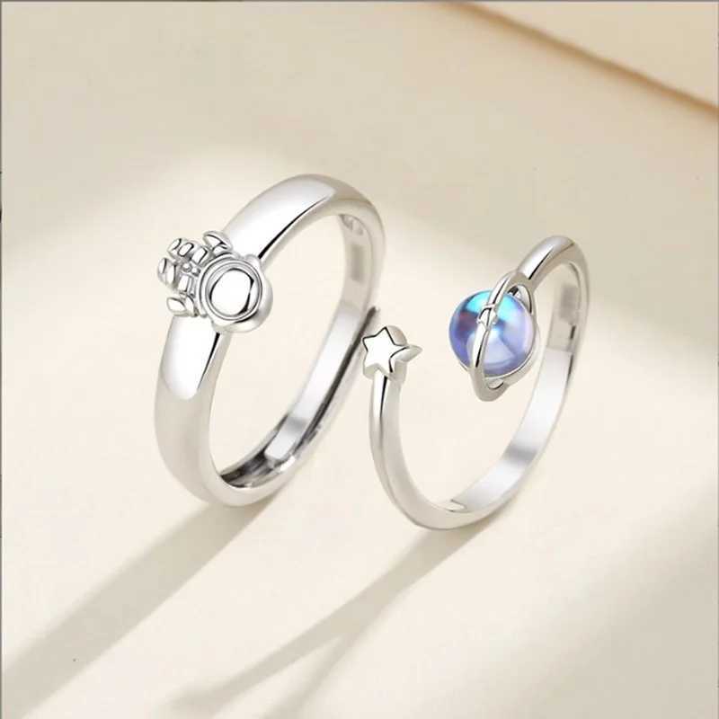 Two astronaut couples planet rings couple accessories astronaut moon rings star moon finger rings mens and womens jewelry W240912