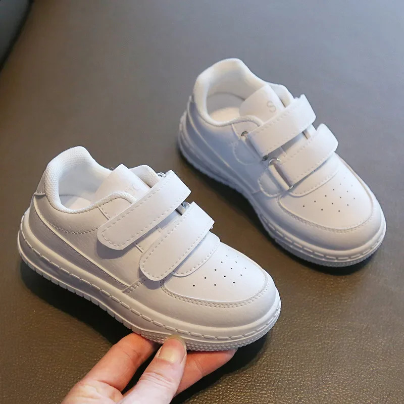 Autumn childrens white sports shoes casual soft soled fashionable boys and girls sports shoes fully matched childrens training shoes anti slip running