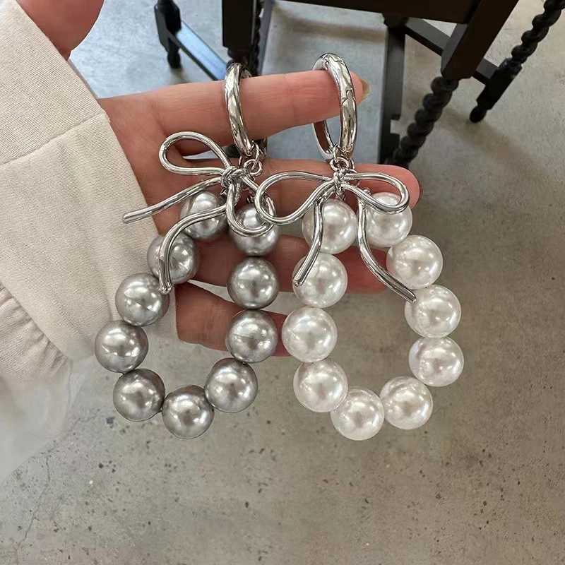 Cute pearl bow pendant suitable for women temperature bag suspension decorative accessories gifts luxury car keychain W240911