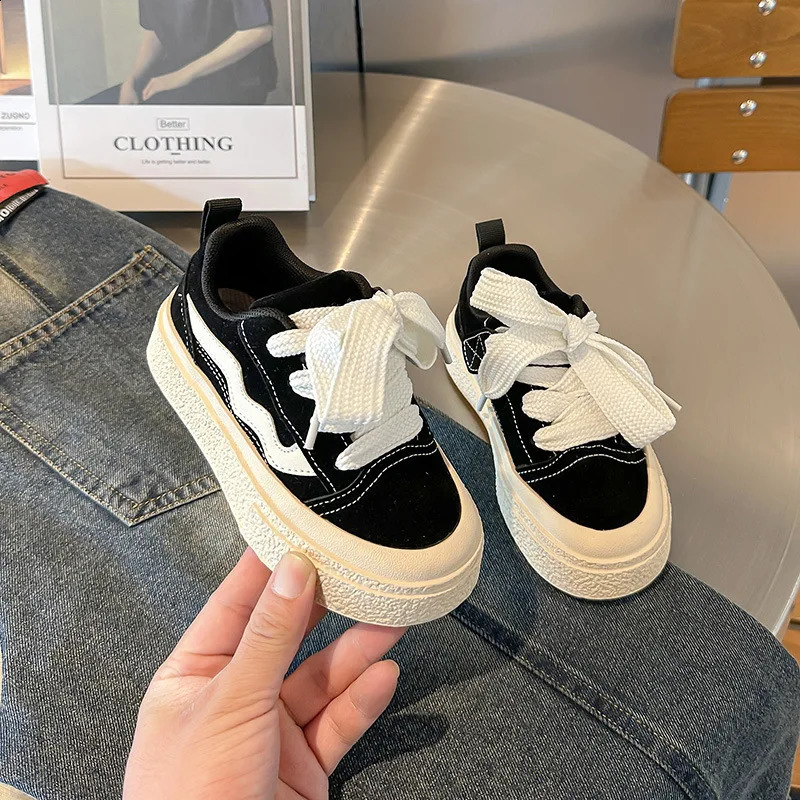 Childrens sports shoes fashionable round toes comfortable and fashionable anti slip sports shoes childrens soft soled casual edition shoes 240912